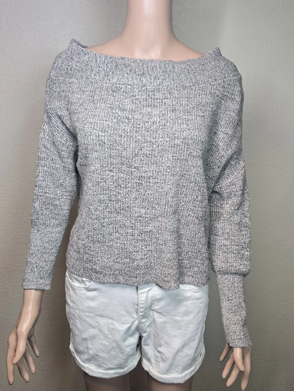 FREE PEOPLE Off-Shoulder Asymmetric Hem Pullover Sweater in Gray SZ Xs
